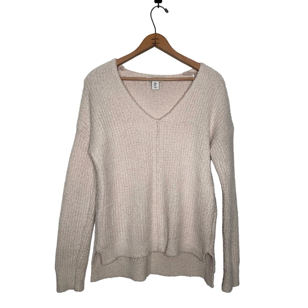 Cupcakes and Cashmere | Cream Soft V-neck Ribbed Sweater Size Small